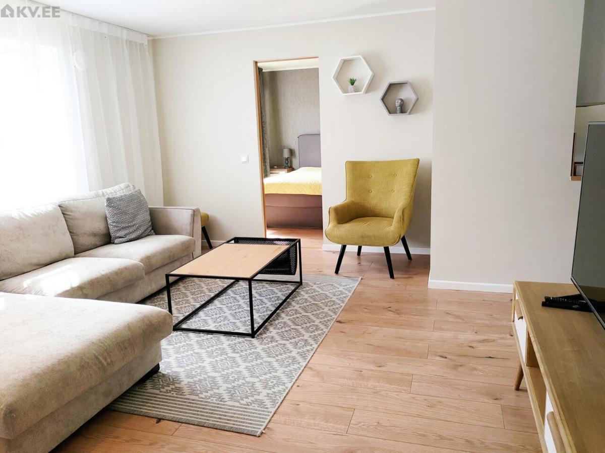 Karjamaa Apartment - Garden, Free Parking, Air Conditioning Parnu Exterior photo
